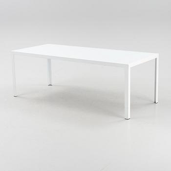 A 'Progetto' desk by Monica Armani for B&B  Italia. 21st Century.