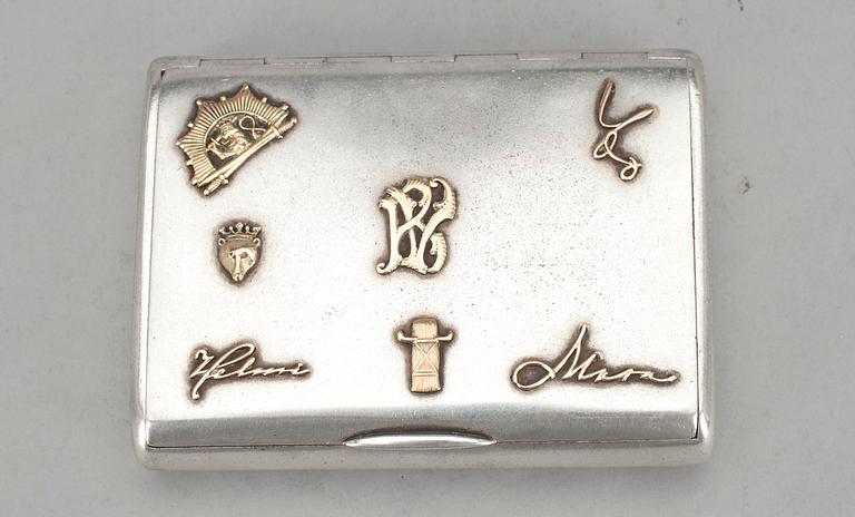 CIGARETTETUI, silver, W. Porthan, Viborg 1919. Vikt ca 126 g.