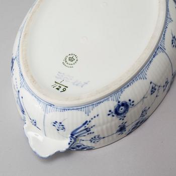 A porcelain "Musselmalet" terrine by Royal Copenhagen from the second half of the 20th century.