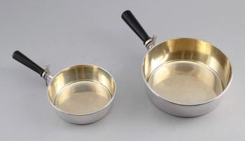 KAROTTER, 2 st, silver, CG Hallberg, Stockholm 1910 och 1915. Vikt ca 1199 g.