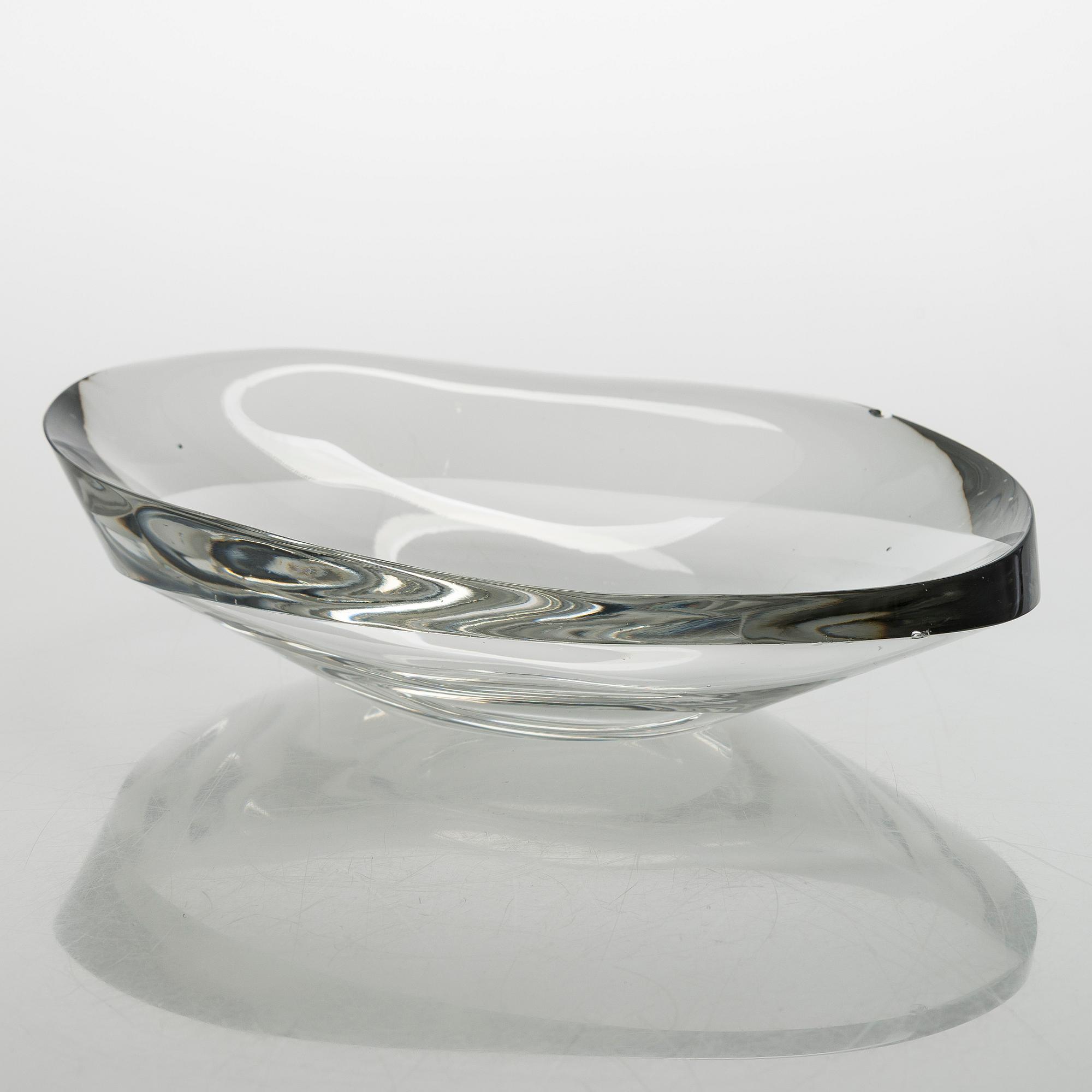 Tapio Wirkkala, an Art glass bowl, signed Tapio Wirkkala Iittala 3860.