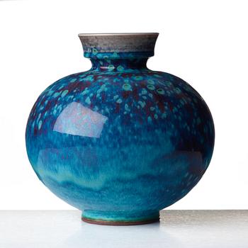 Berndt Friberg, a stoneware vase, Gustavsberg studio, Sweden 1977.