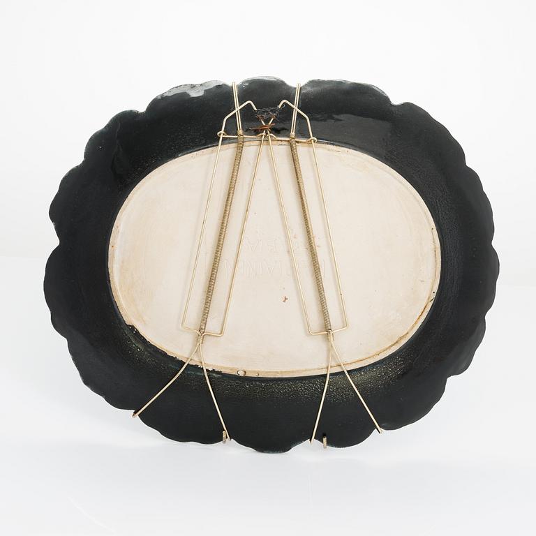 Birger Kaipiainen, a stoneware decorative plate signed Kaipiainen Arabia.