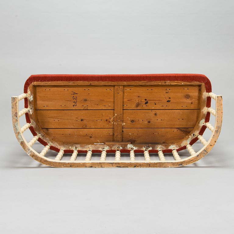 Eliel Saarinen, an early 20th-century Jugend sofa, N. Bomanin Höyrypuusepäntehdas, Turku, Finland.