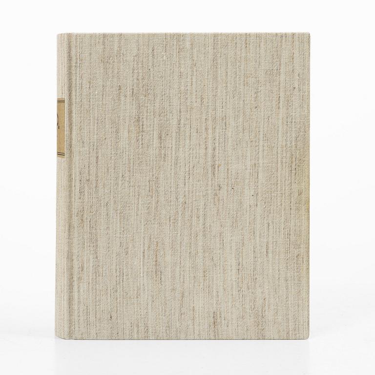 Book, hardback. With copied pages of Hilma Persson Hjelm’s models.