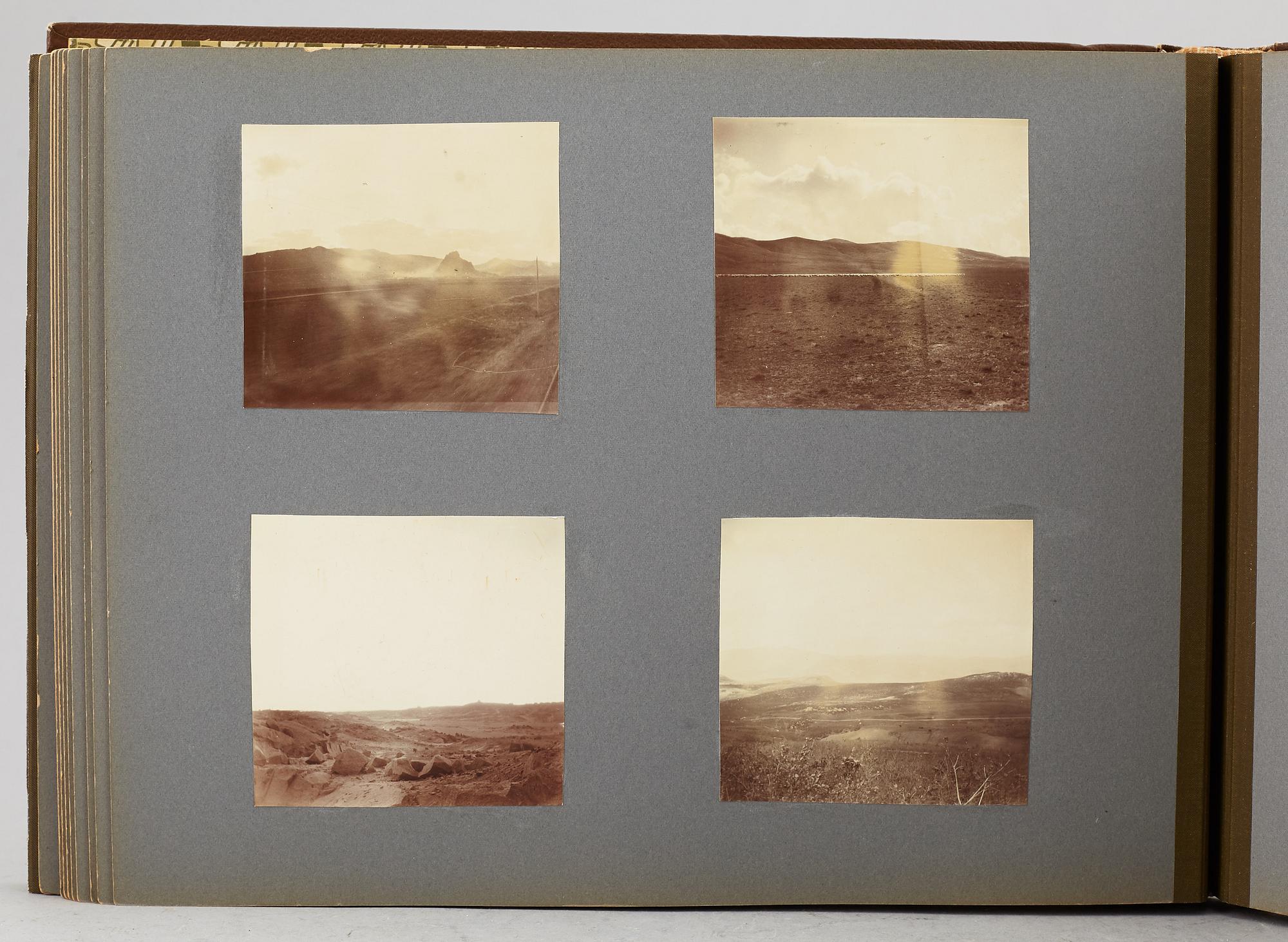 FOTOALBUM,   MEDELHAVSKRYSSNING 1905-06 MED KORVETTEN FREJA.
