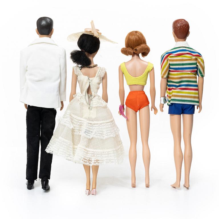 Barbiedockor, 4 st, samt kläder och accessoarer, Mattel, 1960-tal.