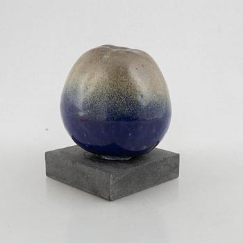 Leif Kraitz, a stoneware sculpture, signed.