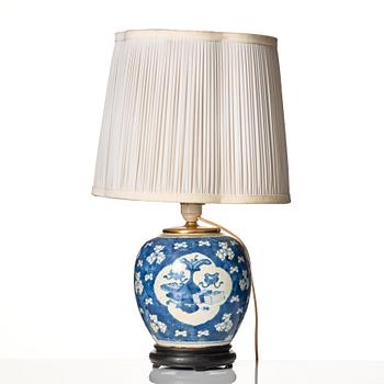 A blue and white jar mounted as a lamp, Qing dynasty, 18th Century.