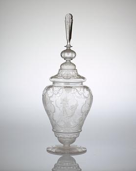 728. An Edvin Ollers engraved glass goblet with cover, Elme 1926, engraved by Carl Müller.