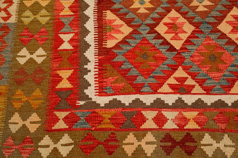 A kelim rug, ca 200 x 300 cm.