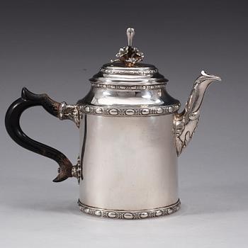 A Finnish 18th century silver tea-pot, marks of Carl Fredrik Borgström, Åbo 1780.