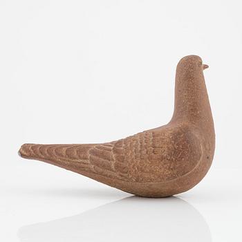 Tyra Lundgren, a stoneware sculpture of a pigeon.