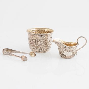 Sockerskål med tång samt gräddkanna, i etui, Mappin & Webb,  London, England, 1900-1901.