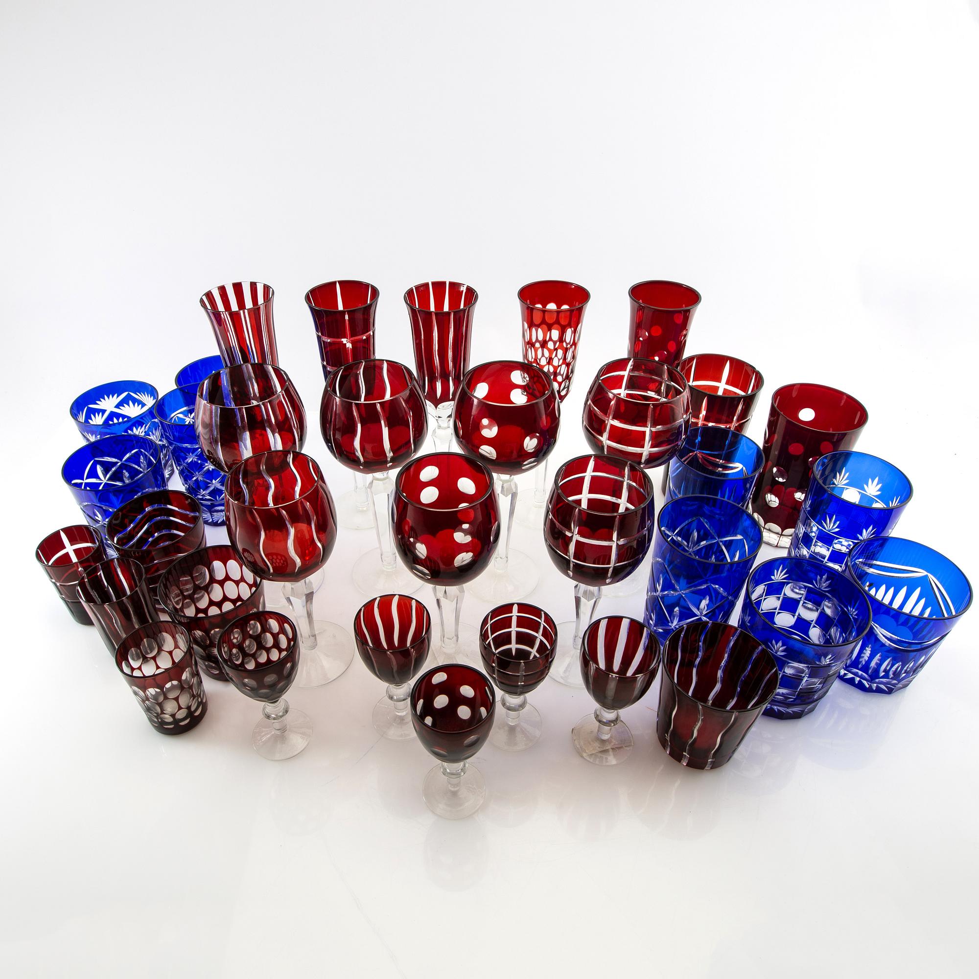 Service 34 pcs late 20th century cut glass.