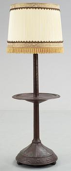 RÖKBORD/LAMPA, koppar. Senjugend, 1900-talets början. Märkt G Hedberg Näshult 1928.