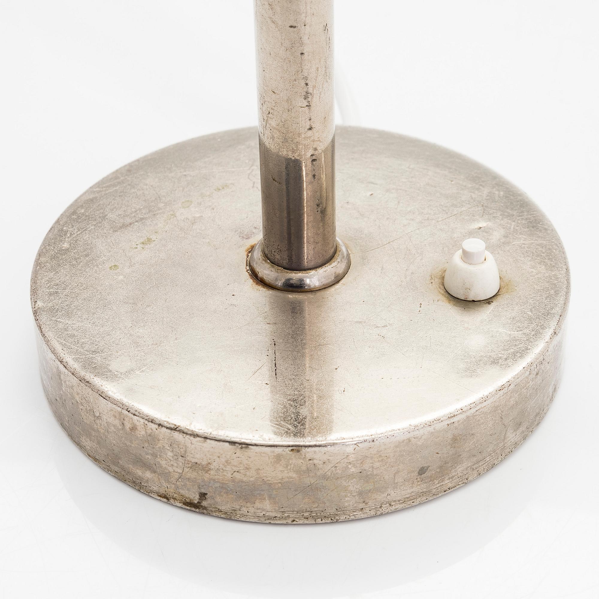 Paavo Tynell, lampunjalka / pöytävalaisin, malli 5007, Taito 1930-luku.