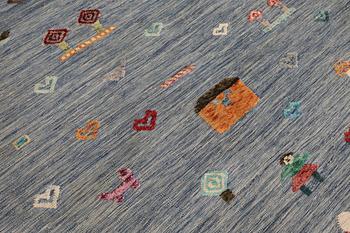 A Kelim carpet, figural, c. 236 x 171 cm.