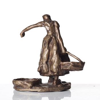 Carl Milles, Woman carrying water (for salt and pepper).