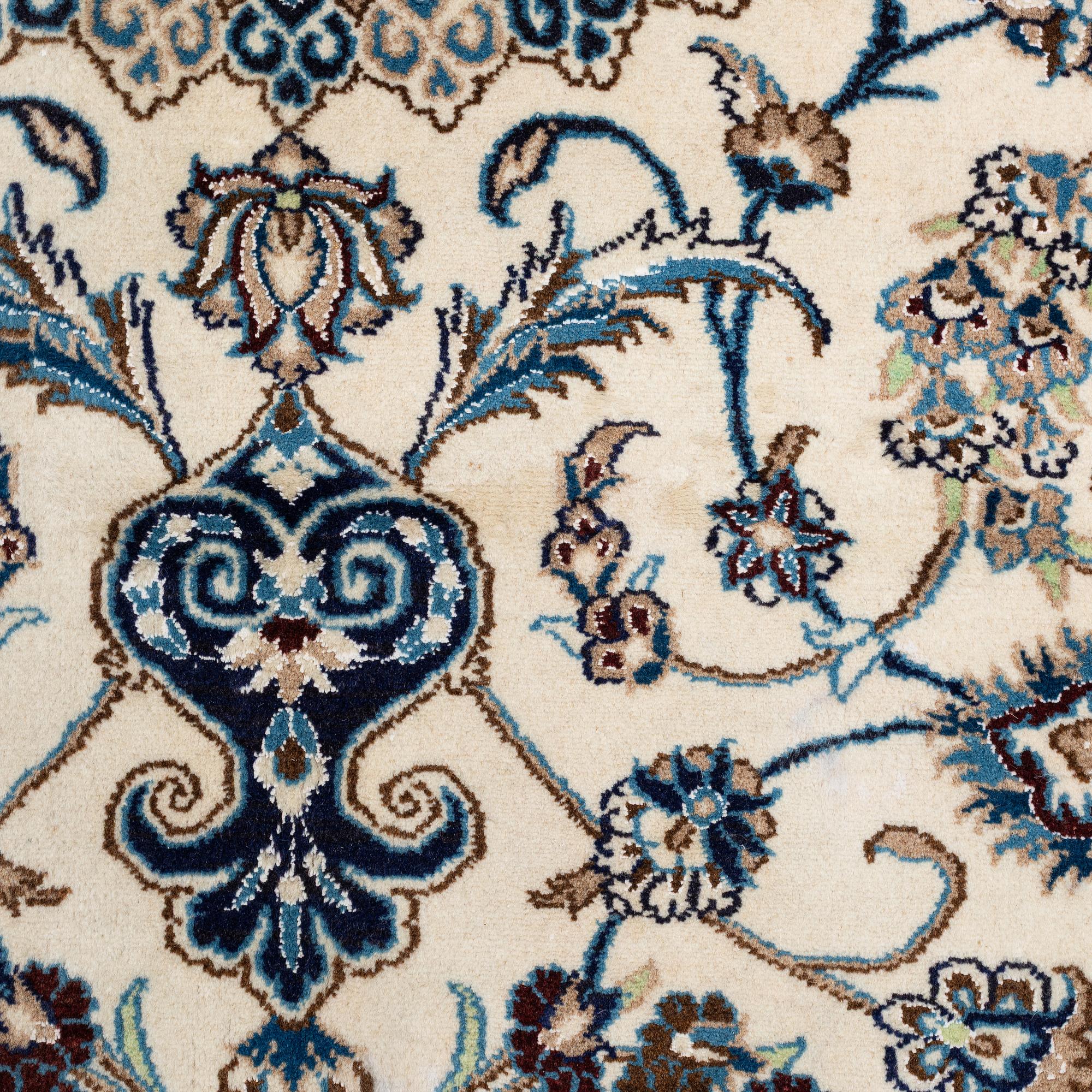 Matta, Nain, ca 293 x 197 cm.