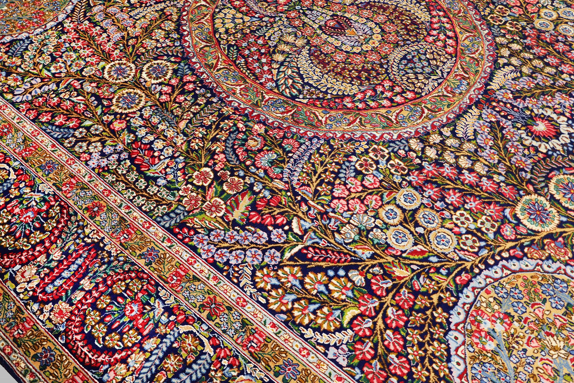 Matta, Kirman lavar, Millifleur, 393 x 300 cm.