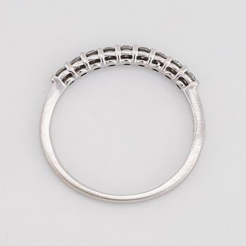 Brilliant-cut diamond ring.