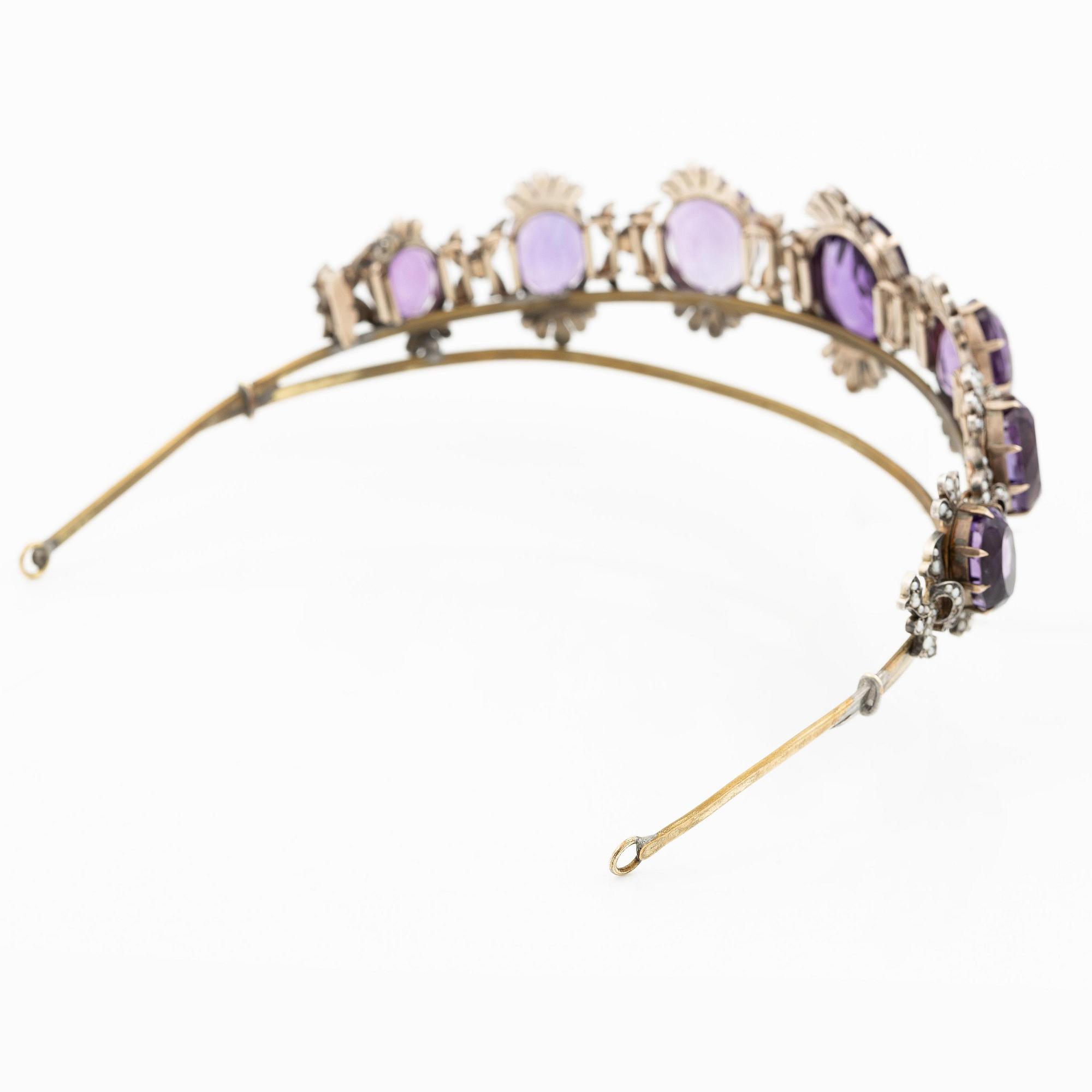 Diadem silver med ovala fasettslipade ametister och seedpärlor.