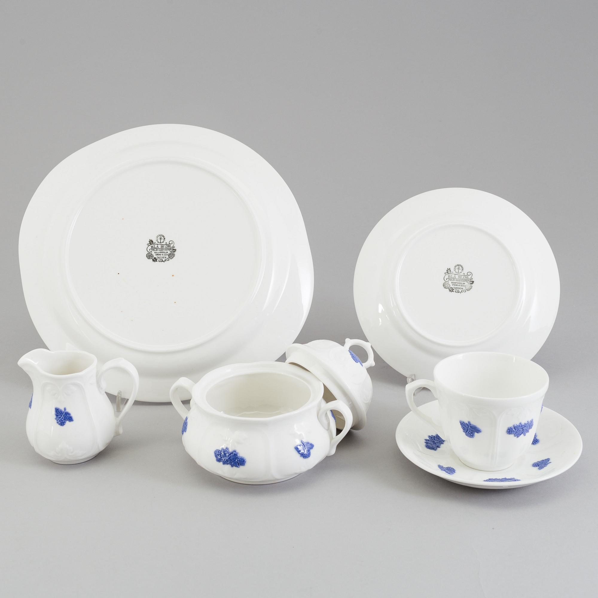 KAFFESERVIS, 29 delar, "Blå Blom", Old Gustavsberg, benporslin.