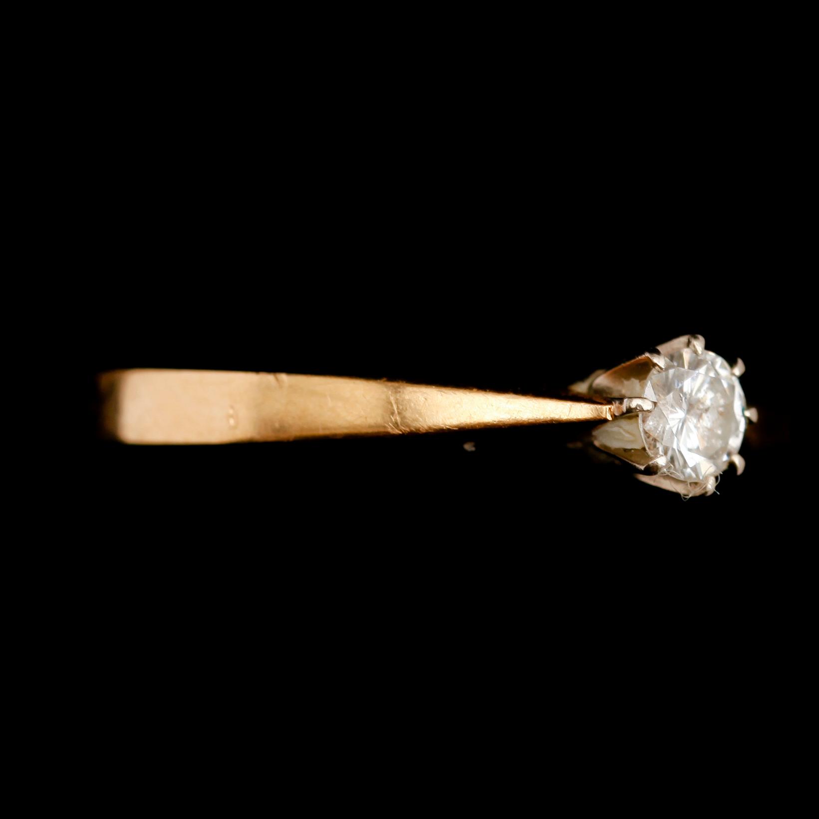 RING, 18 k guld, svenska stämplar, med briljant.