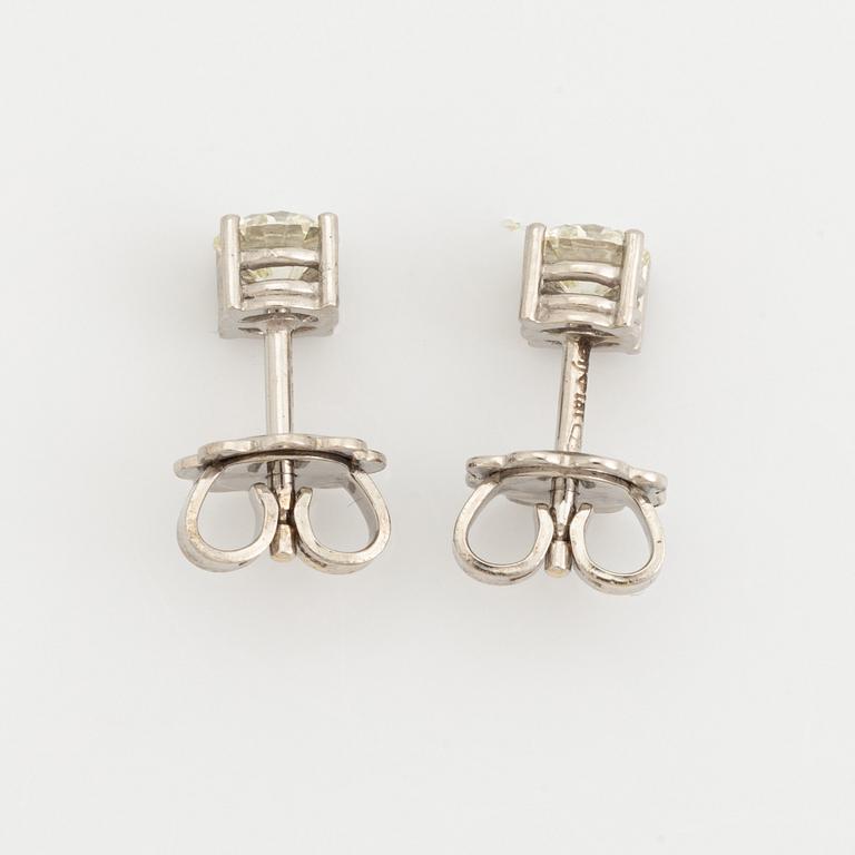 Brilliant cut diamond earrings.