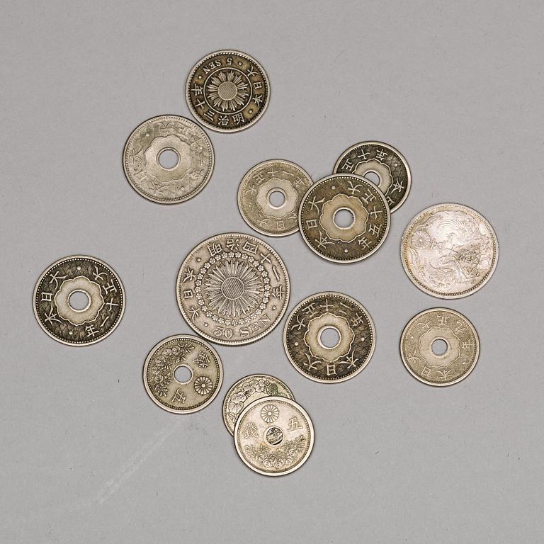 A set of silver and copper coins, late Qing dynasty, China, Hong kong, Japan, late 19th/early 20th century (147 pieces).