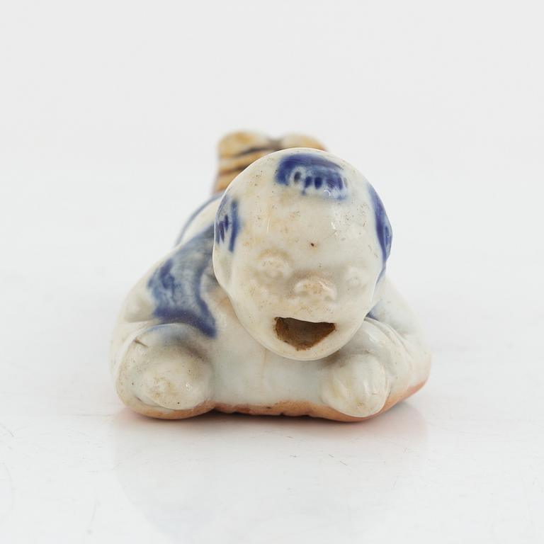 Netsuke, porcelain, Hirado ware, Meiji (1868-1912).