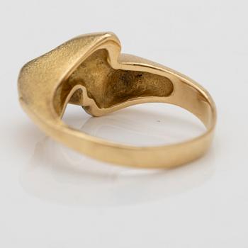 Björn Weckström, Ring, “Episode”, 18K gold and platinum, Lapponia, 1963.