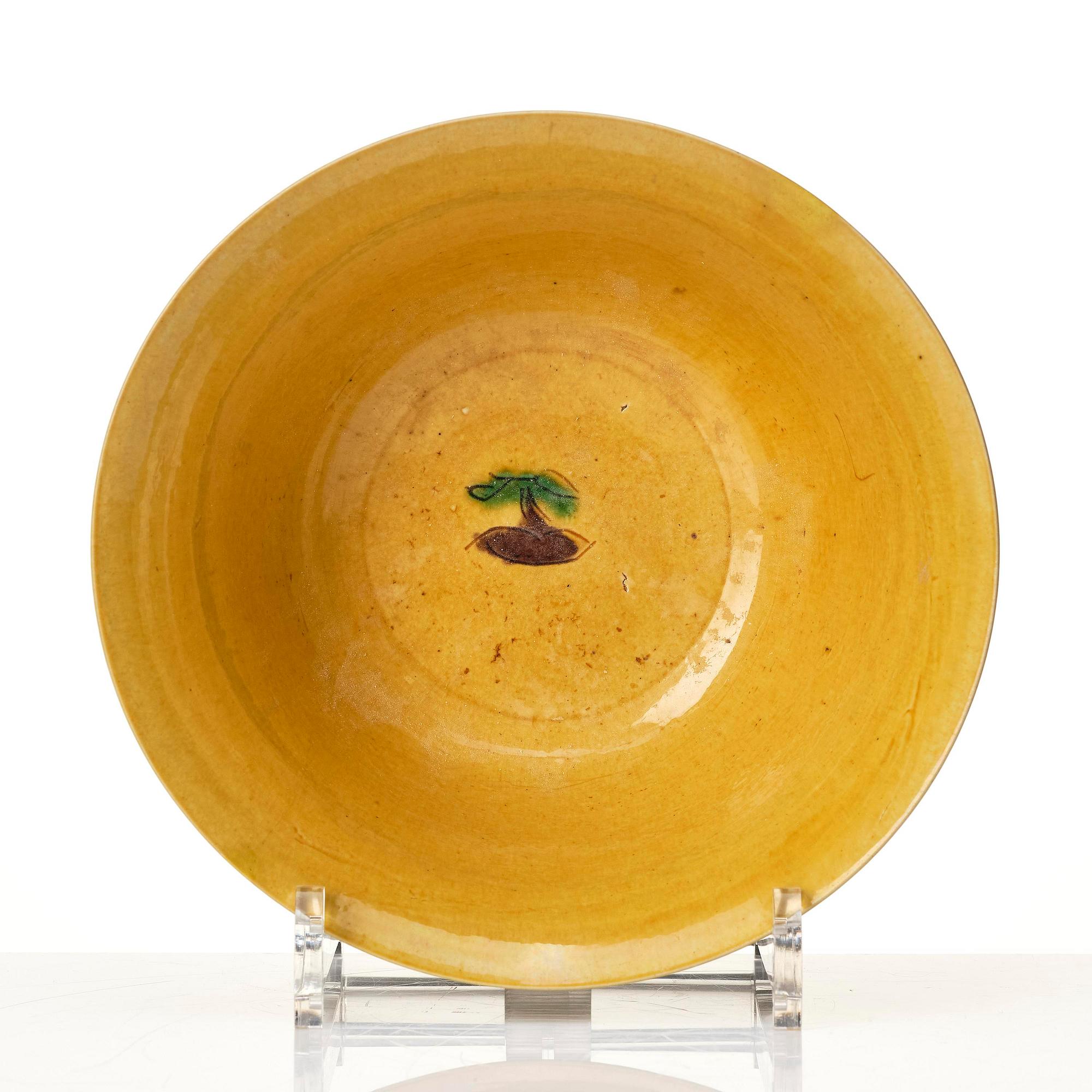 Skål, biskviporslin. Qingdynastin, Kangxi (1662-1722).