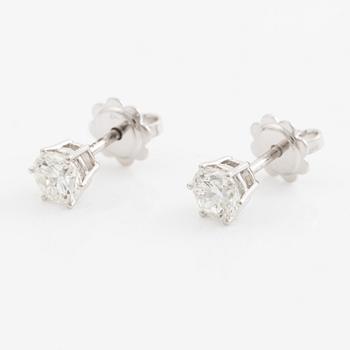 Earrings 18K white gold with brilliant-cut diamonds.