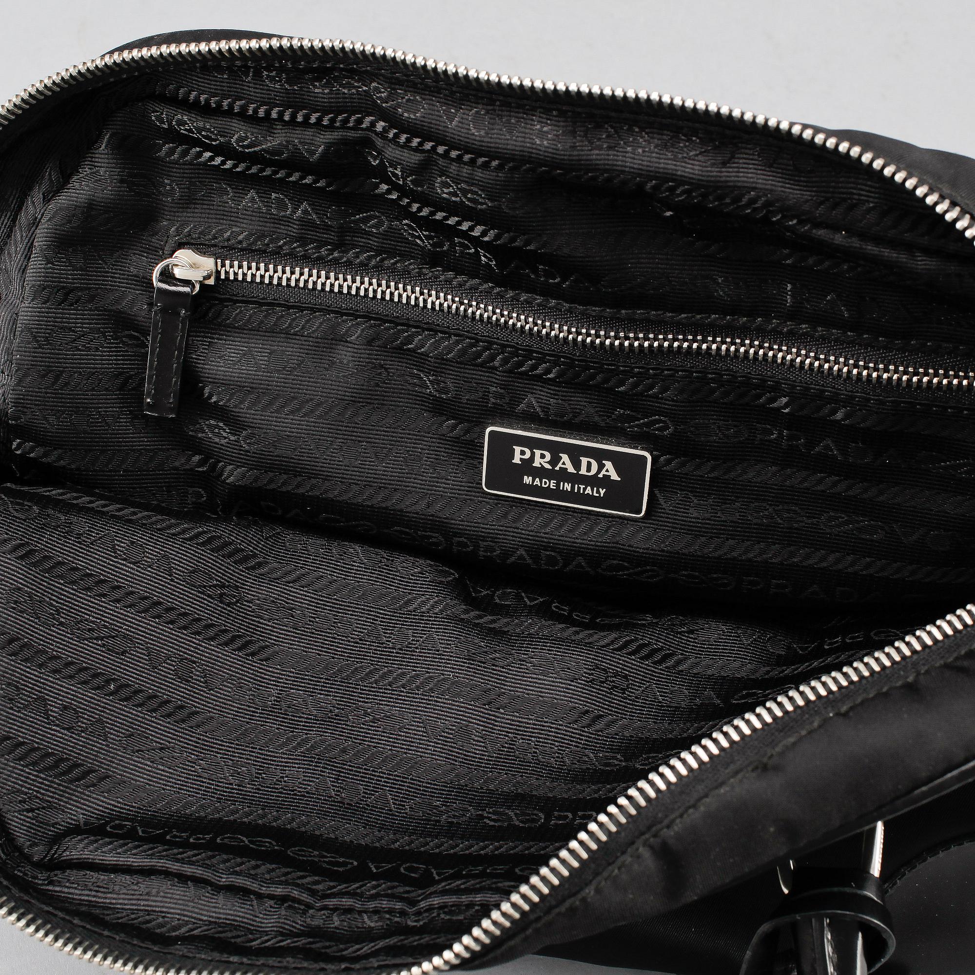 HANDVÄSKA, Prada, Milano, Italien.