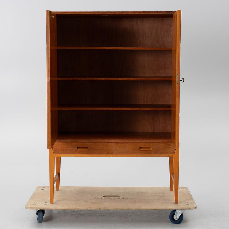 Eric Johansson, A model 381 cabinet, Abrahamssons Möbelfabrik.