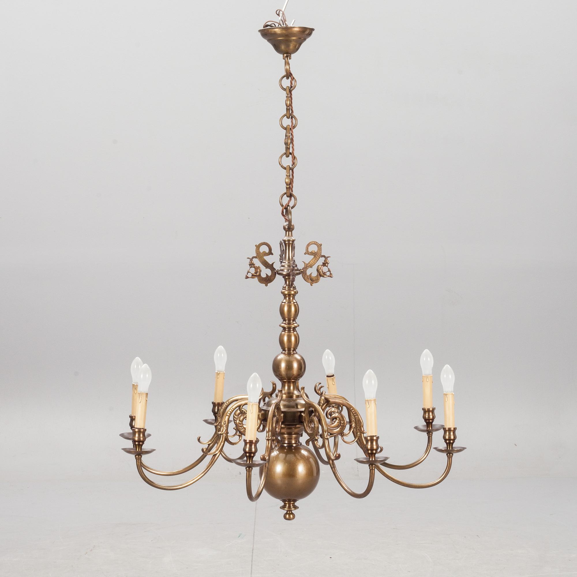 TAKKRONA, gulmetall, barockstil, 1900-tal. Höjd 79 cm.