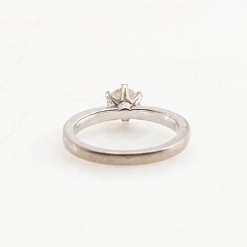 Ring, 18K vitguld med briljantslipad diamant.