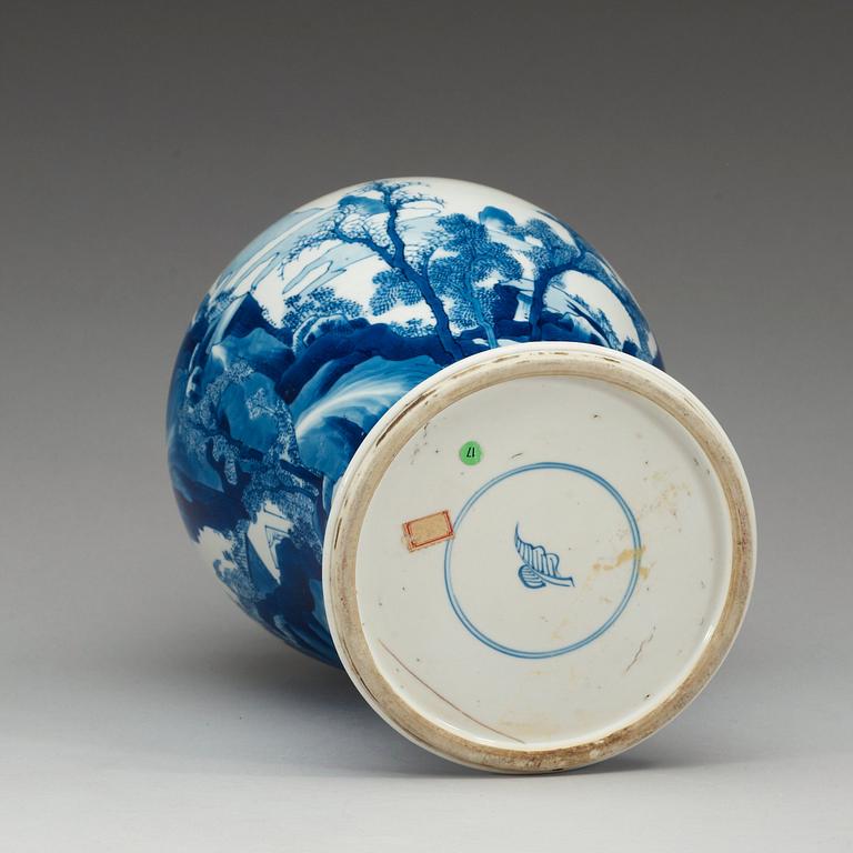 A blue and white vase, Qing dynasty, Kangxi (1662-1722).