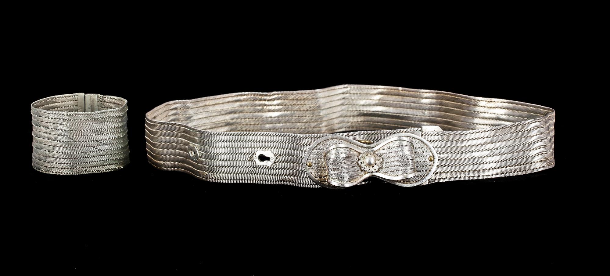 SKÄRP, silver, Turkiet, 1900-talets början. Ca 290 gr.