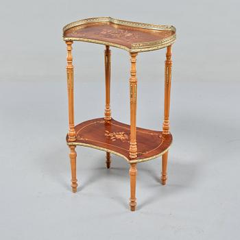 ETAGERE, omkring 1900-talets mitt.