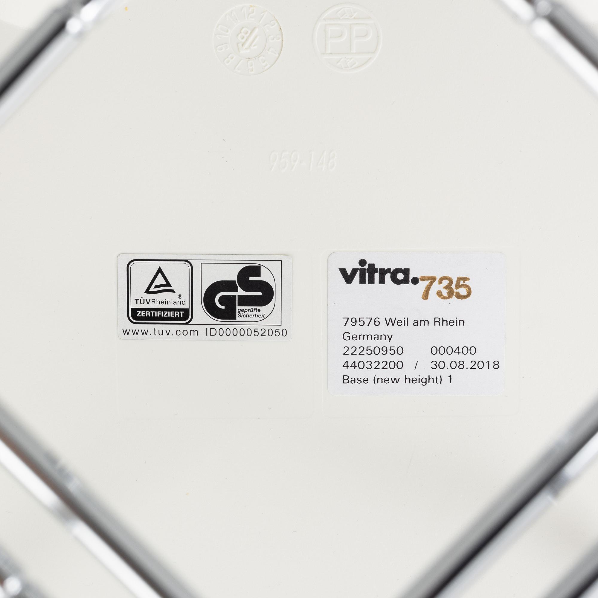 Charles & Ray Eames, karmstolar, 4 st "Plastic Armchair DAR", Vitra, 2018.