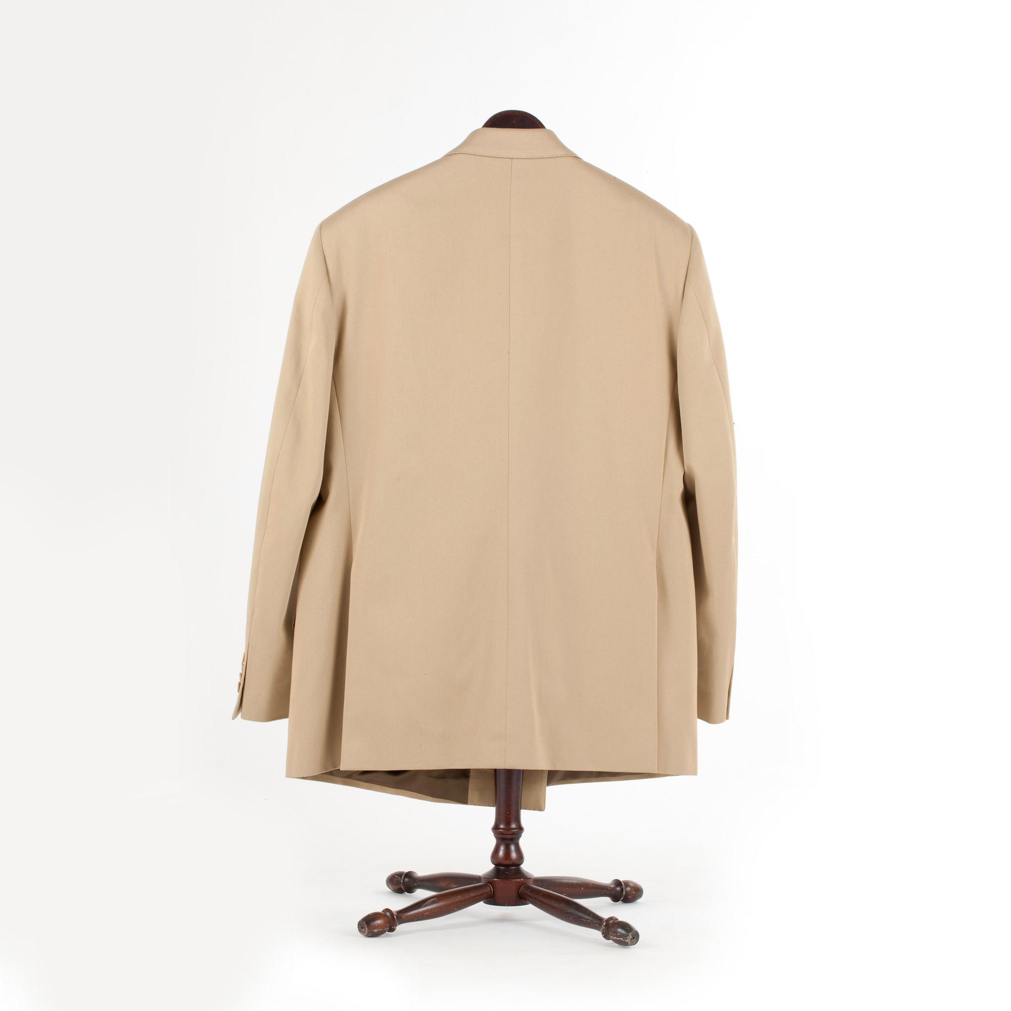 ROSE & BORN, a khaki cotton suit consisting of jacket and pants. Size 54.