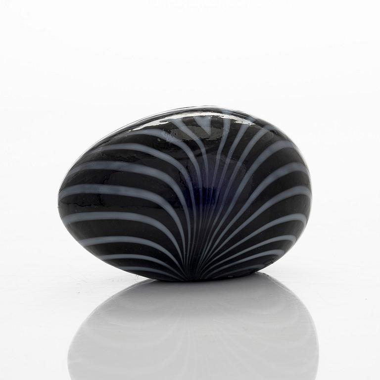 Oiva Toikka, glasägg, signerad O. Toikka Nuutajärvi.