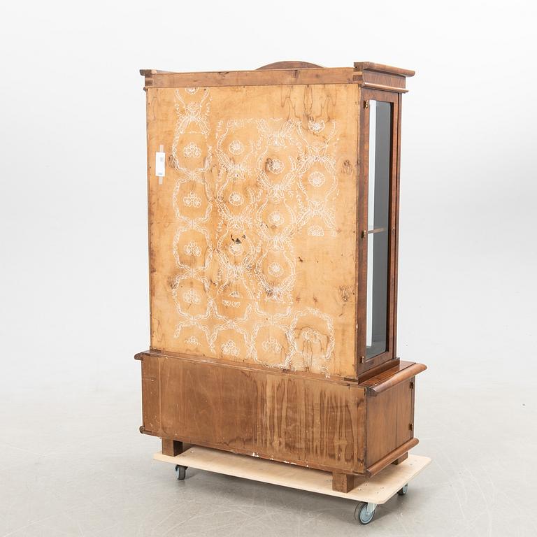 Display cabinet Art Deco first half of the 20th century.