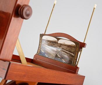 A stereoscope with images, early 20th century.
