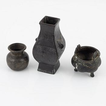 A set of three Chinese miniature bronzes, 17th/19th Century.