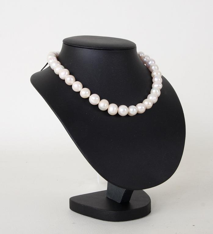 PÄRLCOLLIER, Kinesiska sötvattenspärlor.