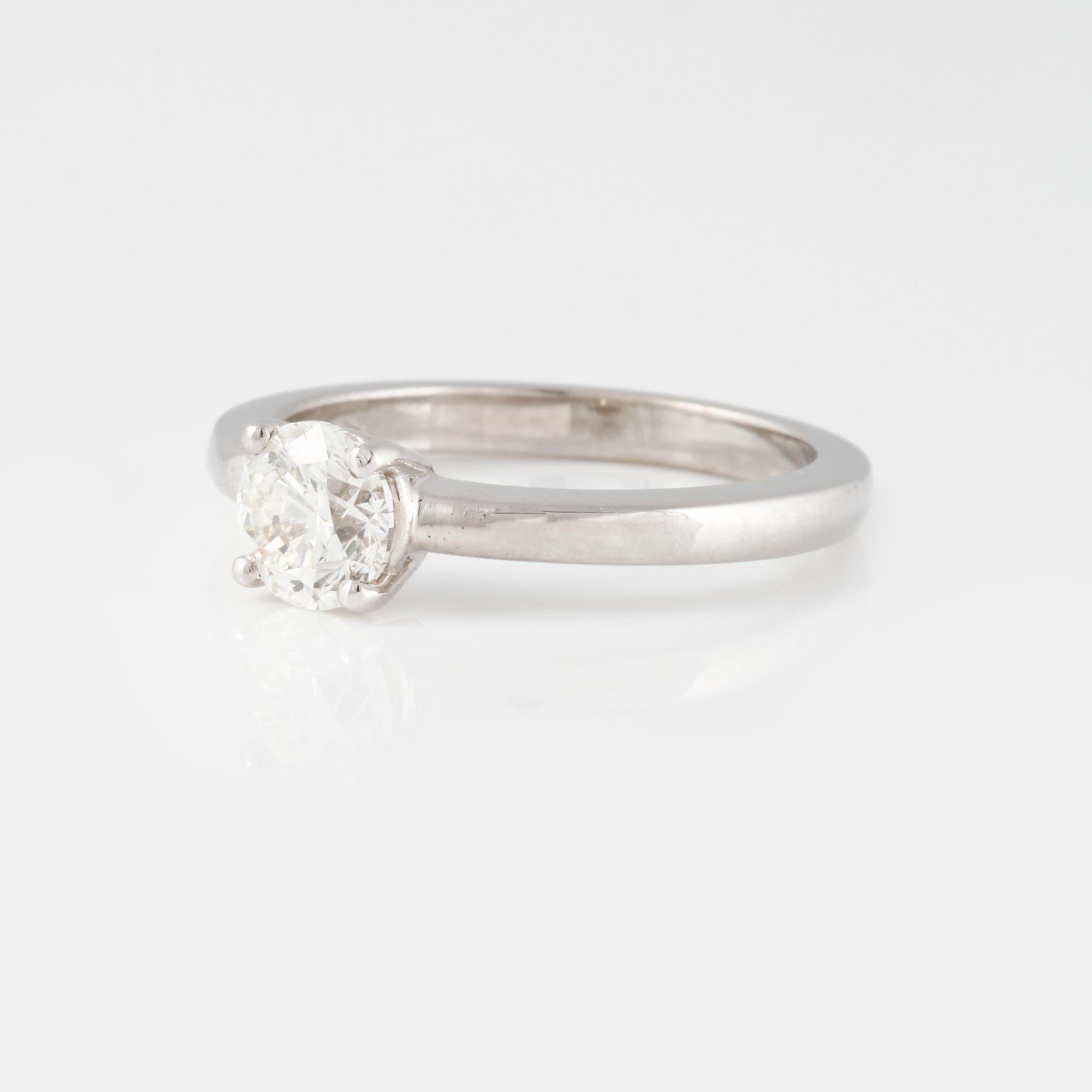 RING, med briljantslipad diamant 0.90 ct.